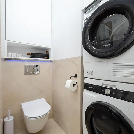 Miedziana 6 & 18 With Free Garage By Renters Lägenhet Wrocław