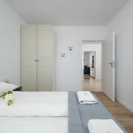 Miedziana 6 & 18 With Free Garage By Renters * Wrocław