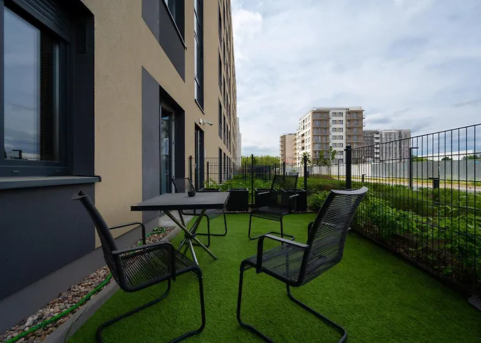 Miedziana 6 & 18 With Free Garage By Renters Vratislav