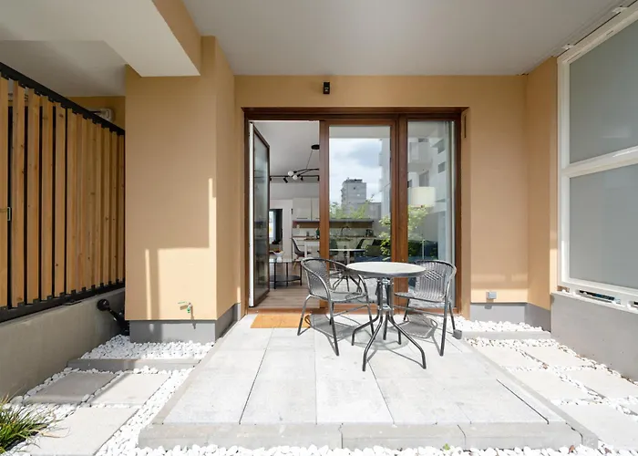 Miedziana 6 & 18 With Free Garage By Renters * Vratislav