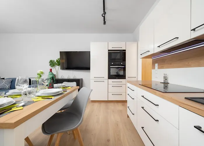 Miedziana 6 & 18 With Free Garage By Renters Apartmán