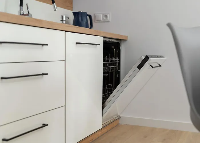 Miedziana 6 & 18 With Free Garage By Renters Vratislav