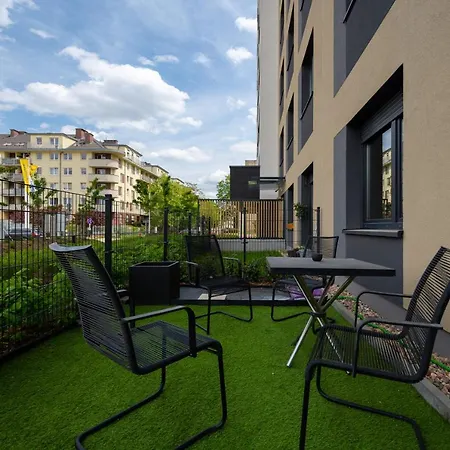Miedziana 6 & 18 With Free Garage By Renters Apartment