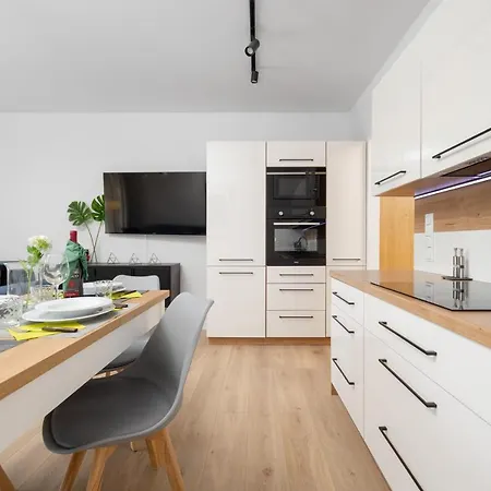 Apartment Miedziana 6 & 18 With Free Garage By Renters Wroclaw