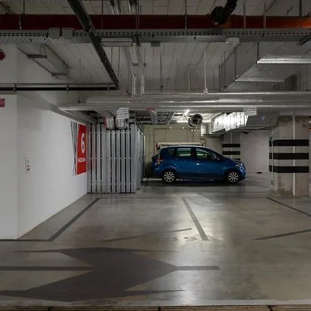 Miedziana 6 & 18 With Free Garage By Renters Apartment Wroclaw