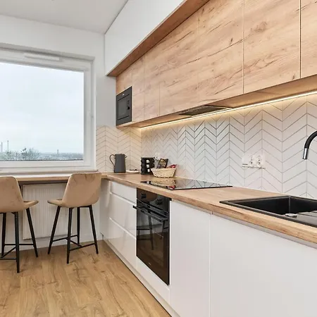 Miedziana 6 & 18 With Free Garage By Renters Apartment
